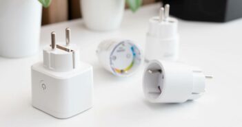 Smart Plug – Intelligente Technologie für Energieeffizienz und Kostensenkung (Foto: AdobeStock - 898530240 Proxima Studio)